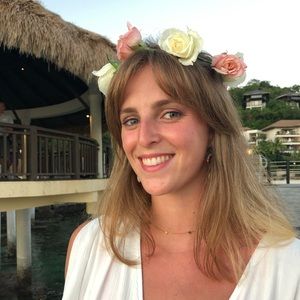 Meet your Posher, Olivia